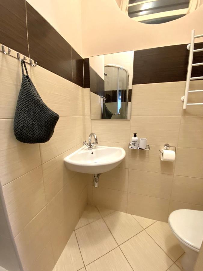 Family Apartment Lviv Ngoại thất bức ảnh