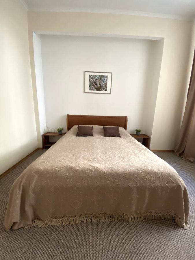 Family Apartment Lviv Ngoại thất bức ảnh