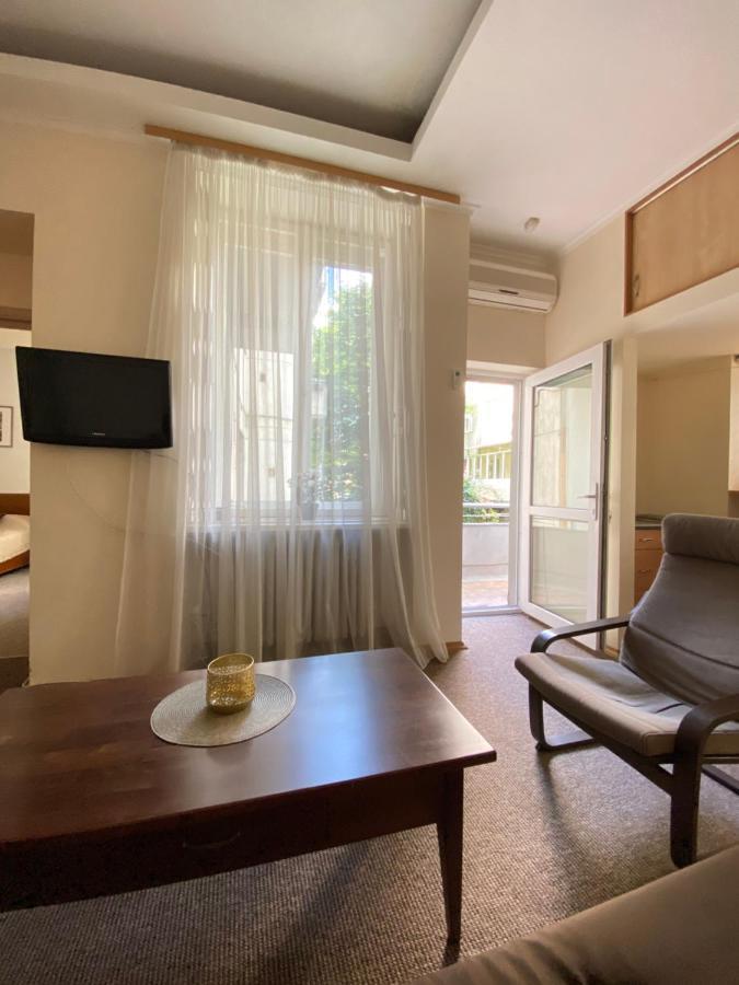 Family Apartment Lviv Ngoại thất bức ảnh