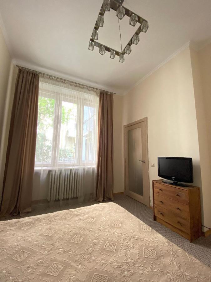 Family Apartment Lviv Ngoại thất bức ảnh