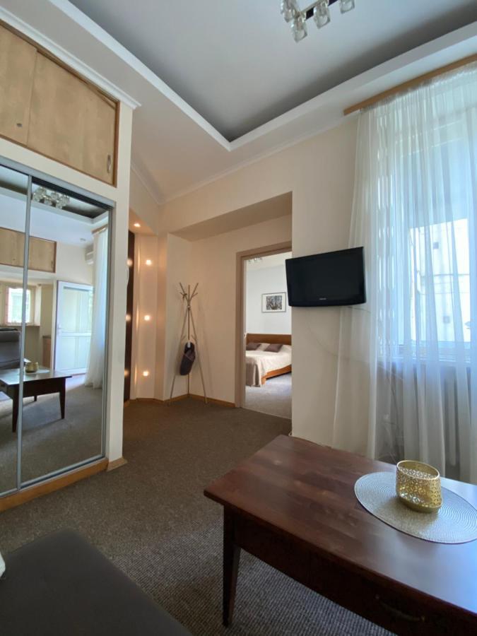 Family Apartment Lviv Ngoại thất bức ảnh